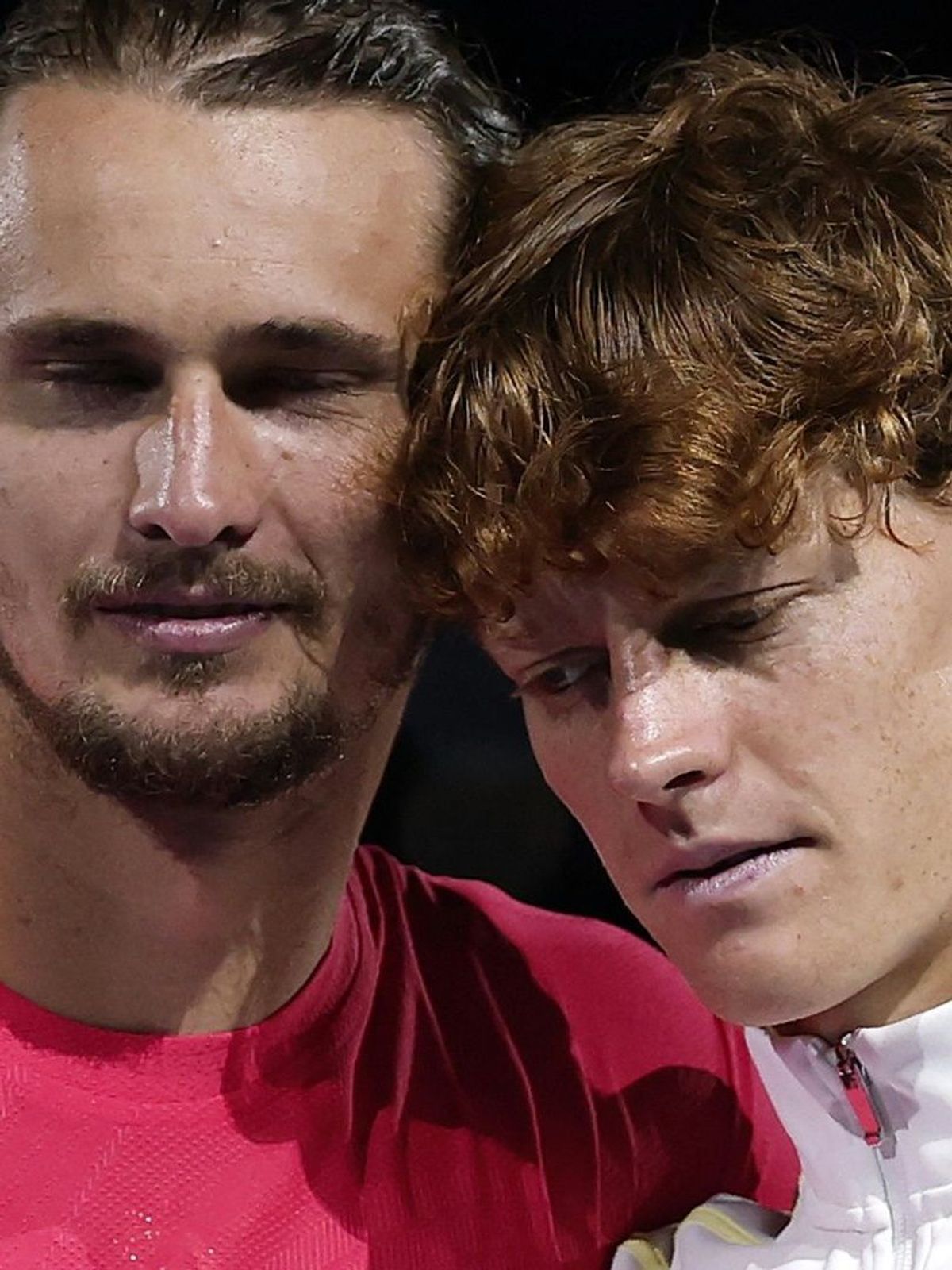 Alexander Zverev (l.) und Jannik Sinner
