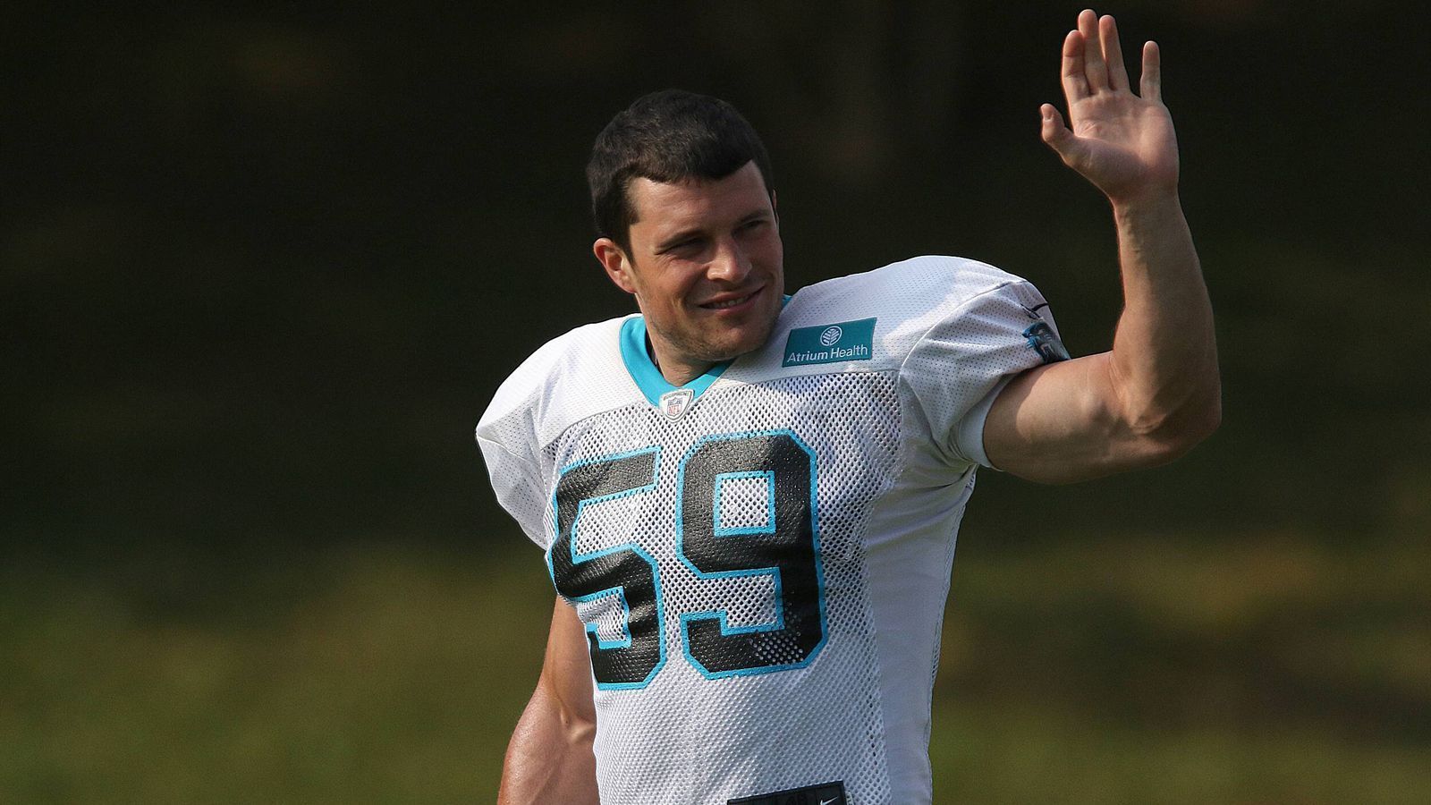 
                <strong>Platz 24: Luke Kuechly</strong><br>
                Position: LinebackerTeam: Carolina PanthersPlatzierung im Vorjahr: 12
              