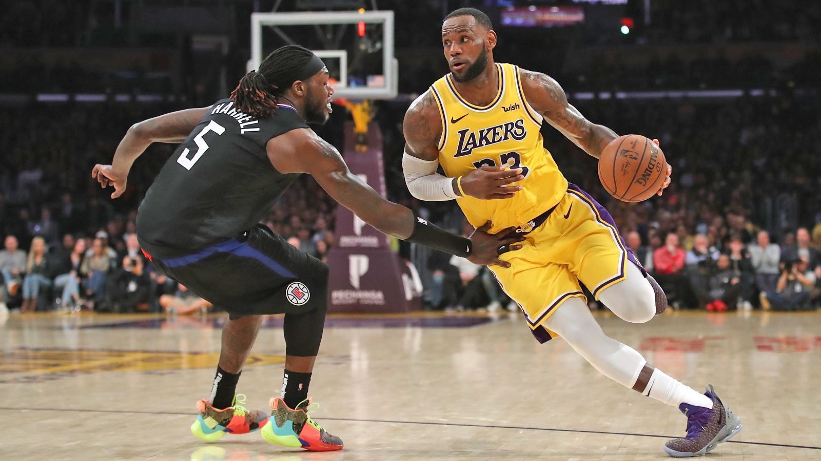 
                <strong>LeBron James (Los Angeles Lakers)</strong><br>
                Stärke: Position: Small Forward
              