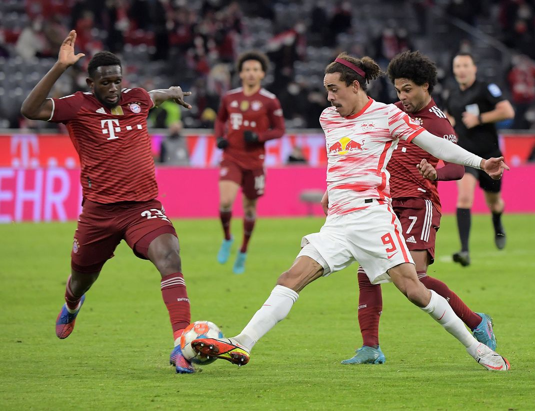 Yussuf Poulsen (M.) im Spiel gegen den FC Bayern München&nbsp;