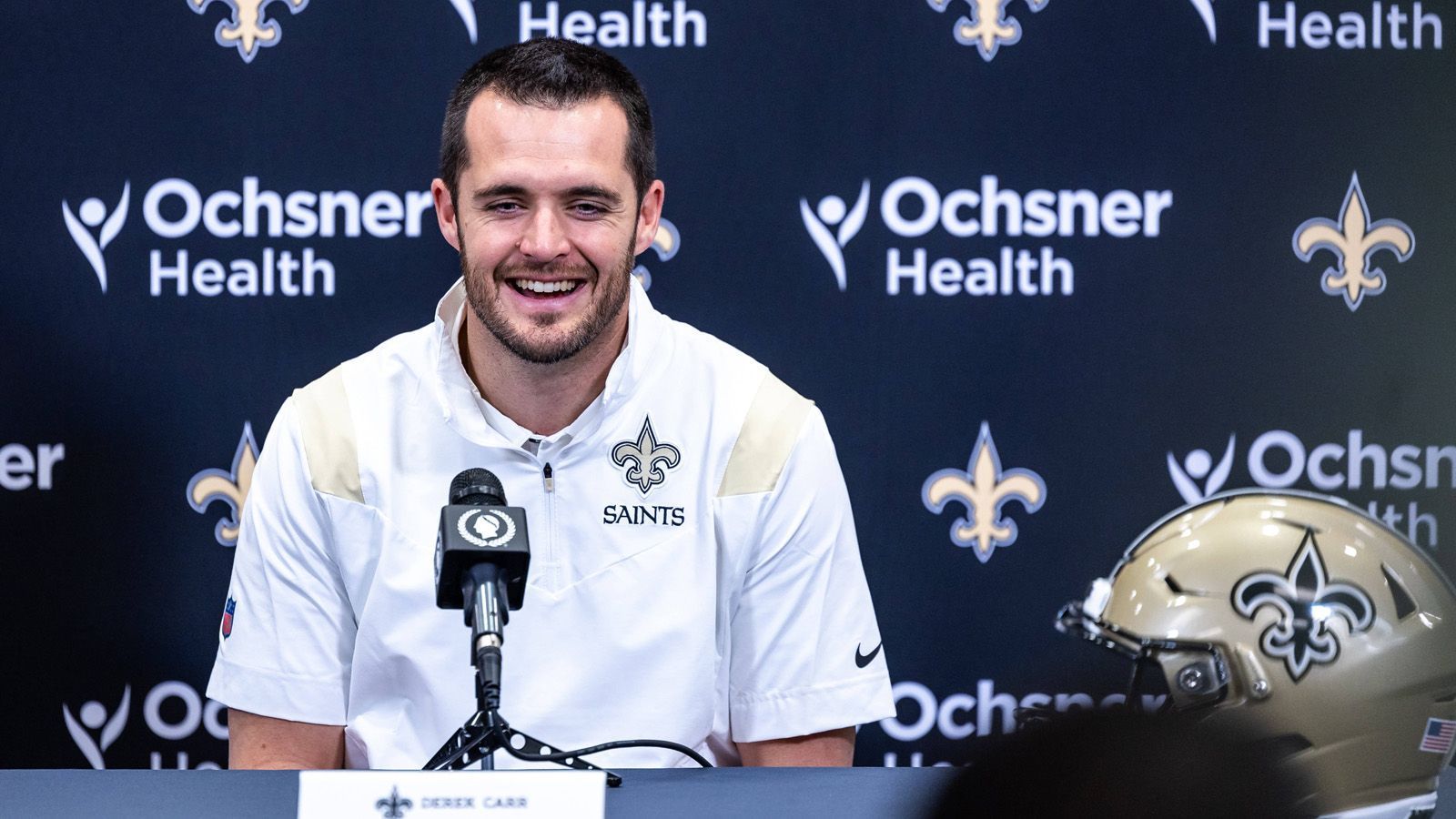 
                <strong>Derek Carr (New Orleans Saints)</strong><br>
                &#x2022; <strong>Fresno State University</strong>: Freizeit- und Erholungsmanagement (Bachelor)<br>
              