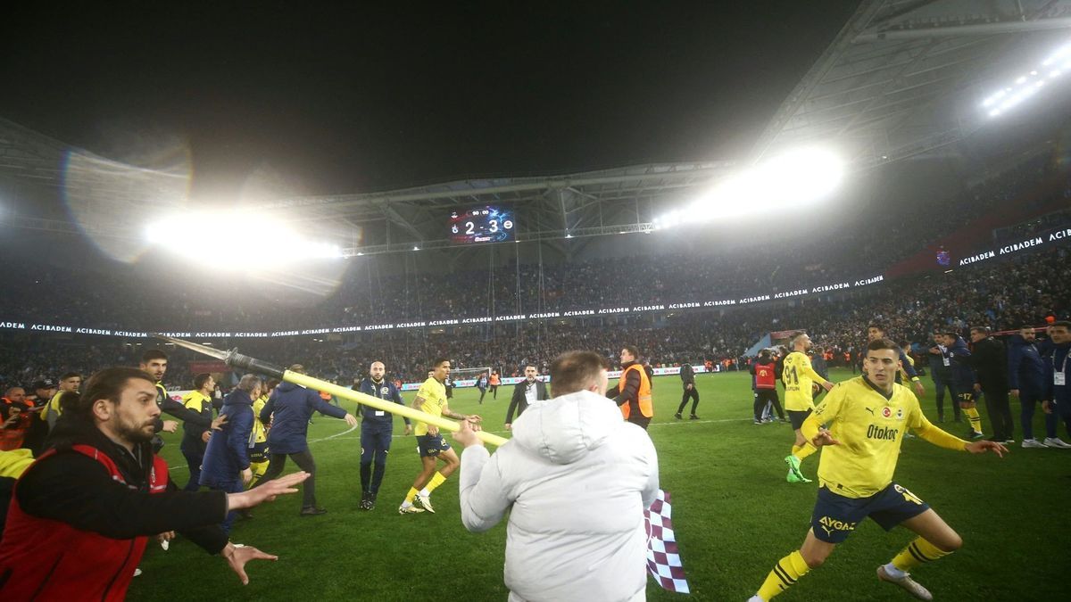 Wilde Szenen im Trabzonspor-Stadion
