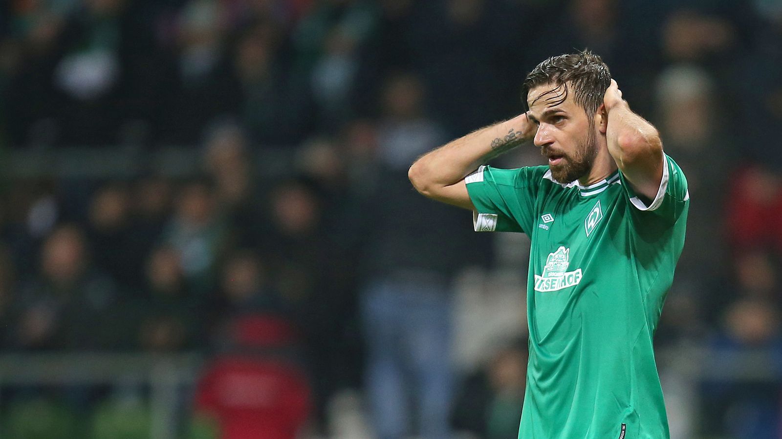 
                <strong>Martin Harnik (Werder Bremen)</strong><br>
                Der Pokal-Experte kommt direkt nach dem 2:3 in die Partie. Die Chance, das Stadion noch einmal zum Beben zu bringen, vergibt er tief in der Nachspielzeit leichtfertig. Ohne Note
              