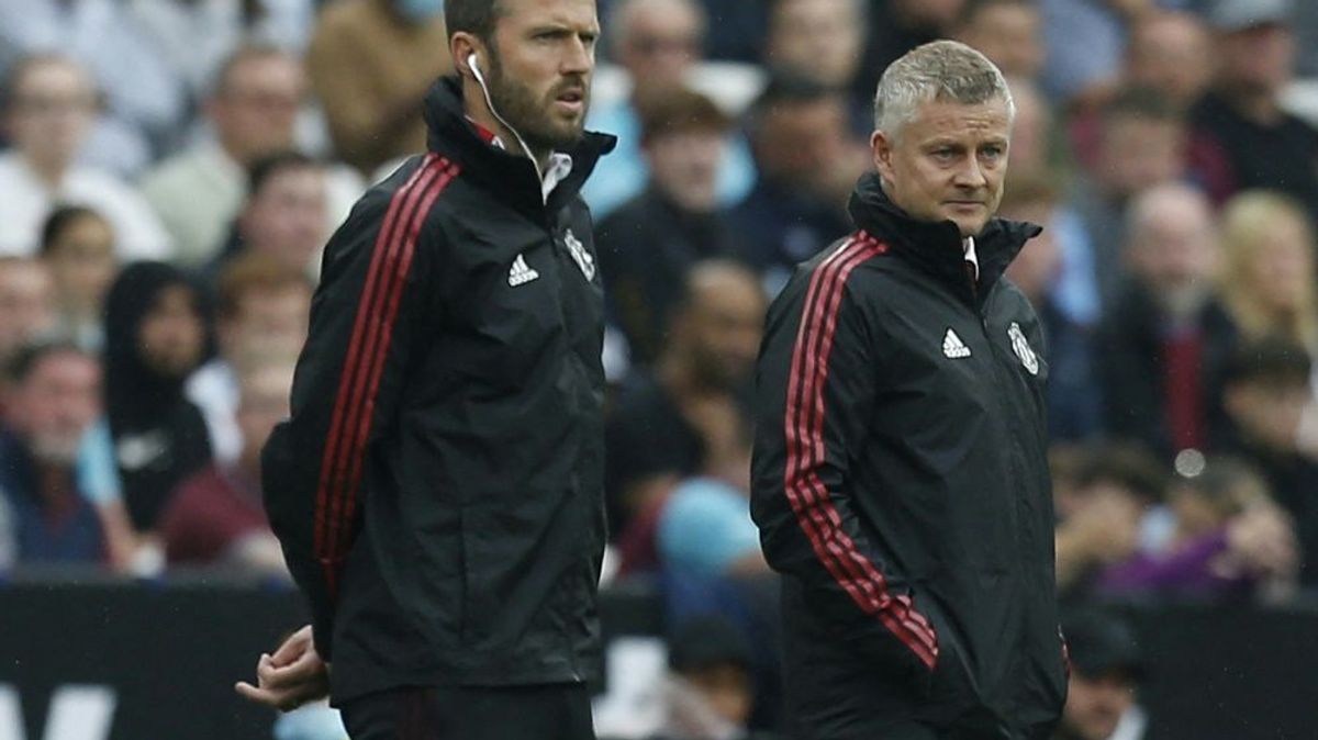 Manchester United für kurzen Flug kritisiert