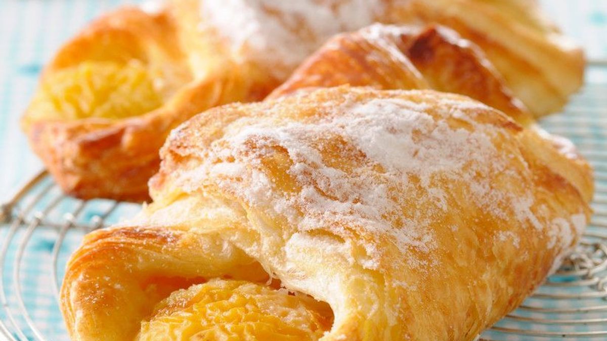 Enie backt: Rezept-Bild Aprikosencroissants									