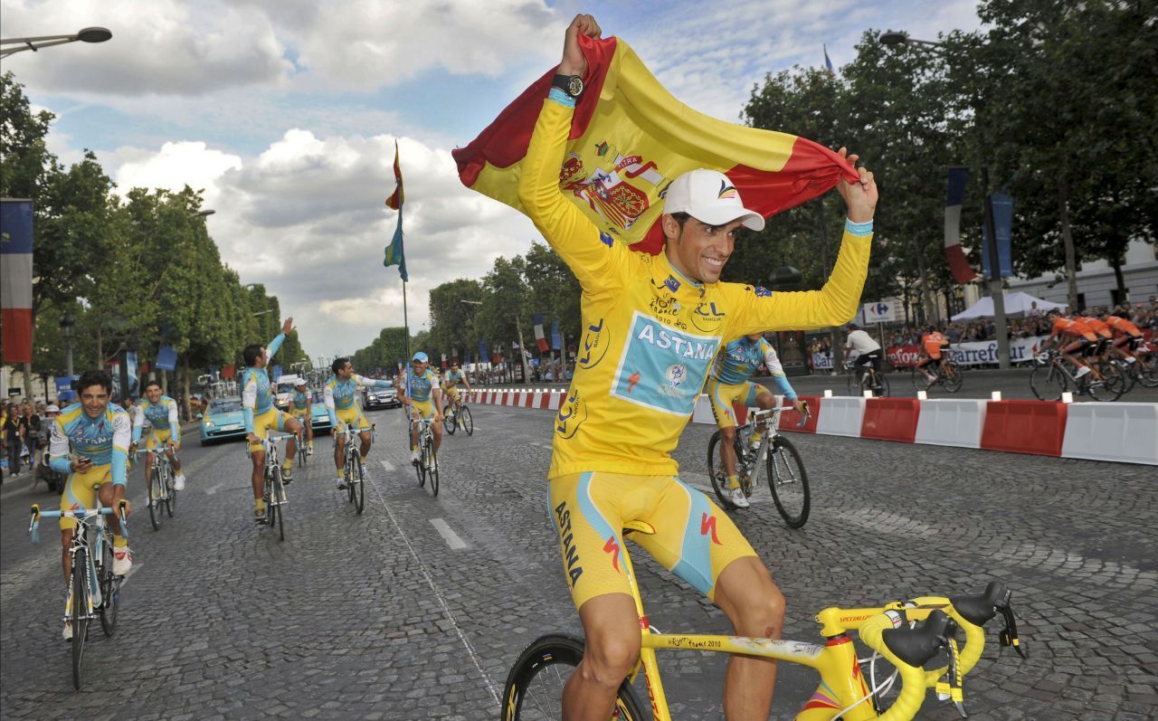 Alberto Contador: Der CAS erkannte dem spanischen Radprofi seinen Tour-de-France-Sieg 2010 und den Sieg beim Giro d’Italia 2011 wegen Dopings ab. Außerdem verhängte das Schiedsgericht eine zweijährige Sperre, die vom Tatjahr 2010 bis 2012 reichte. Der spanische Radsportverband hatte Contador trotz positiver Dopingprobe freigesprochen, worauf die Welt-Anti-Doping-Agentur WADA und der Weltradsportverband UCI vor den CAS zogen. 