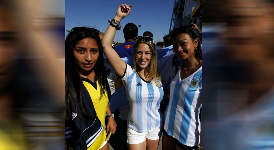 
                <strong>Fans der Copa America 2016</strong><br>
                Die Argentinier können sich wirklich glücklich schätzen: Sie haben nicht nur Lionel Messi in der Mannschaft, sondern auch noch solche Fans!
              