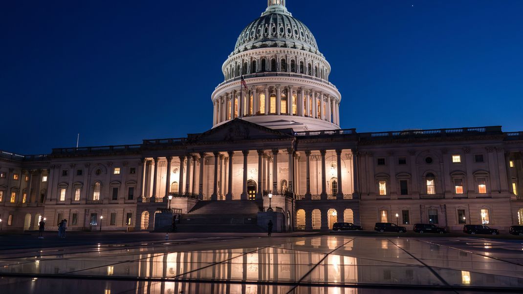 Im US-Kapitol war der Senat bis in die Nacht mit dem Schuldendrama beschäftigt.