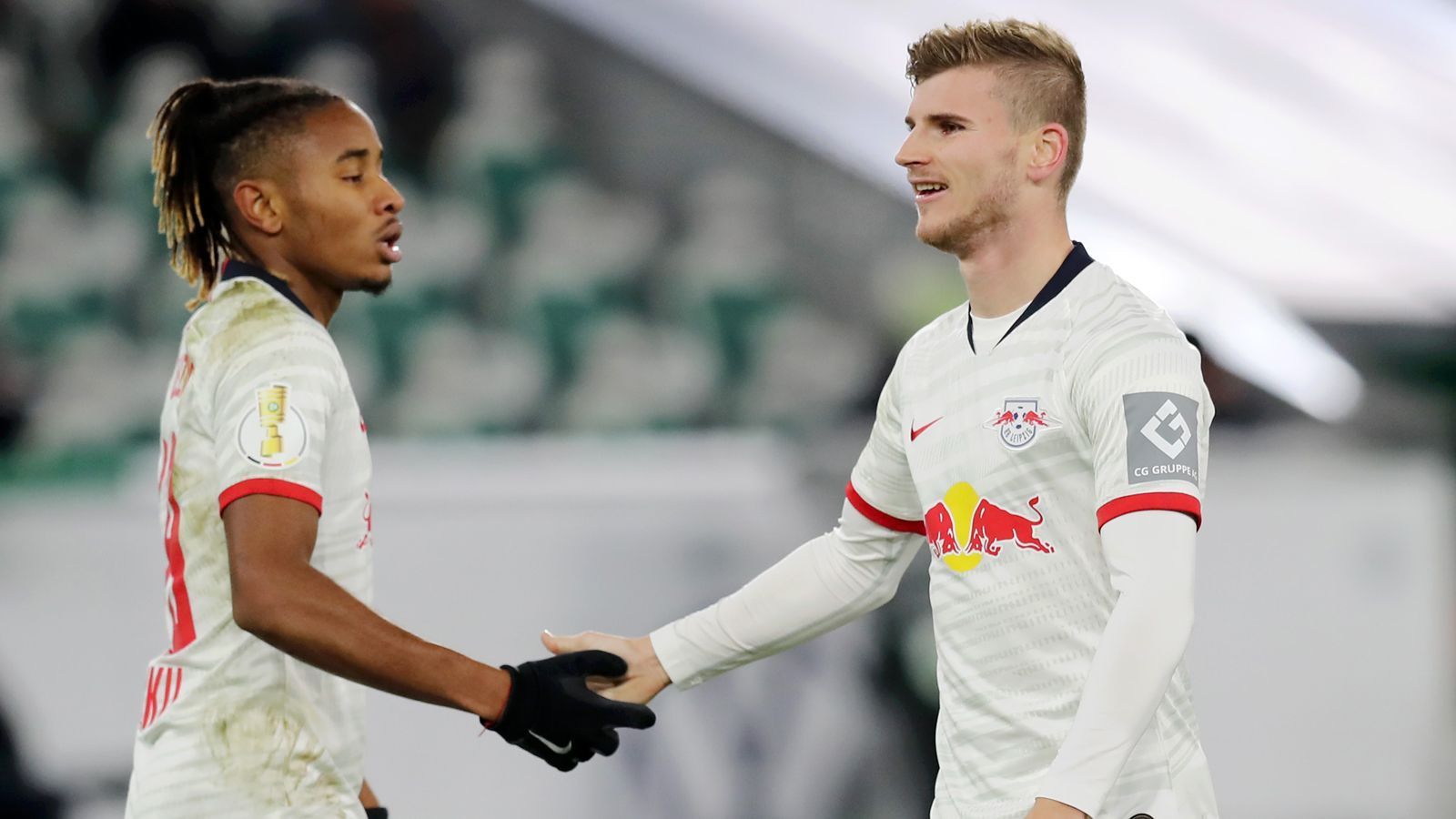 
                <strong>Platz 3: RB Leipzig (Timo Werner und Christopher Nkunu): 52 Scorerpunkte</strong><br>
                14 Scorerpunkte mehr als Verfolger Mönchengladbach erzielte das Leipziger Zweierlei aus Werner und Nkunku und schafft es damit auf Platz drei in der Bundesliga. Timo Werner ist mit seinen 25 Treffern auf Rang zwei der Torschützenliste und bereitete selbst acht Tore auf. Sein Partner Christopher Nkunku ist mit seinen 14 Assists der drittbeste Vorlagengeber der Liga und trug sich selbst fünfmal in die Torschützenliste ein.
              