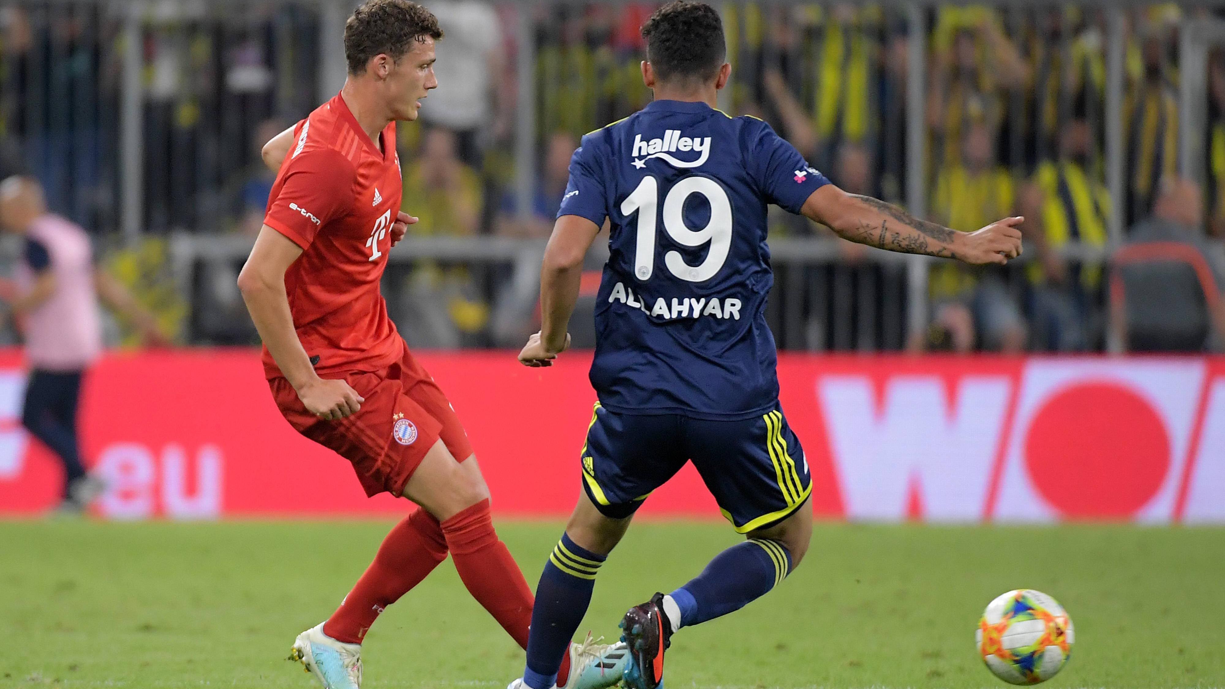 
                <strong>Benjamin Pavard</strong><br>
                Fand sich zunächst auf der Bank wieder. Der Zweikampf mit Boateng ist im vollen Gange. Durfte in der 60. Minute ins Abwehrzentrum. Danach tröpfelte die Partie zwar nur noch vor sich hin. Fehler machte der Franzose aber keine. ran-Note: 3
              