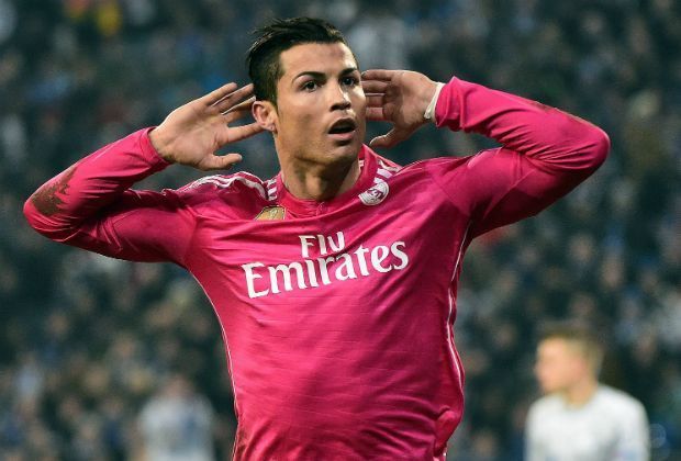 
                <strong>Cristiano Ronaldo</strong><br>
                Der Portugiese holte zwei Mal die Champions League. Einmal mit Manchester United und dann mit Real Madrid. CR7 ist derzeit der torgefährlichste Fußballspieler, der jemals in der Champions League spielte. Mit aktuellen 75 Toren führt er die Liste gemeinsam mit ...
              