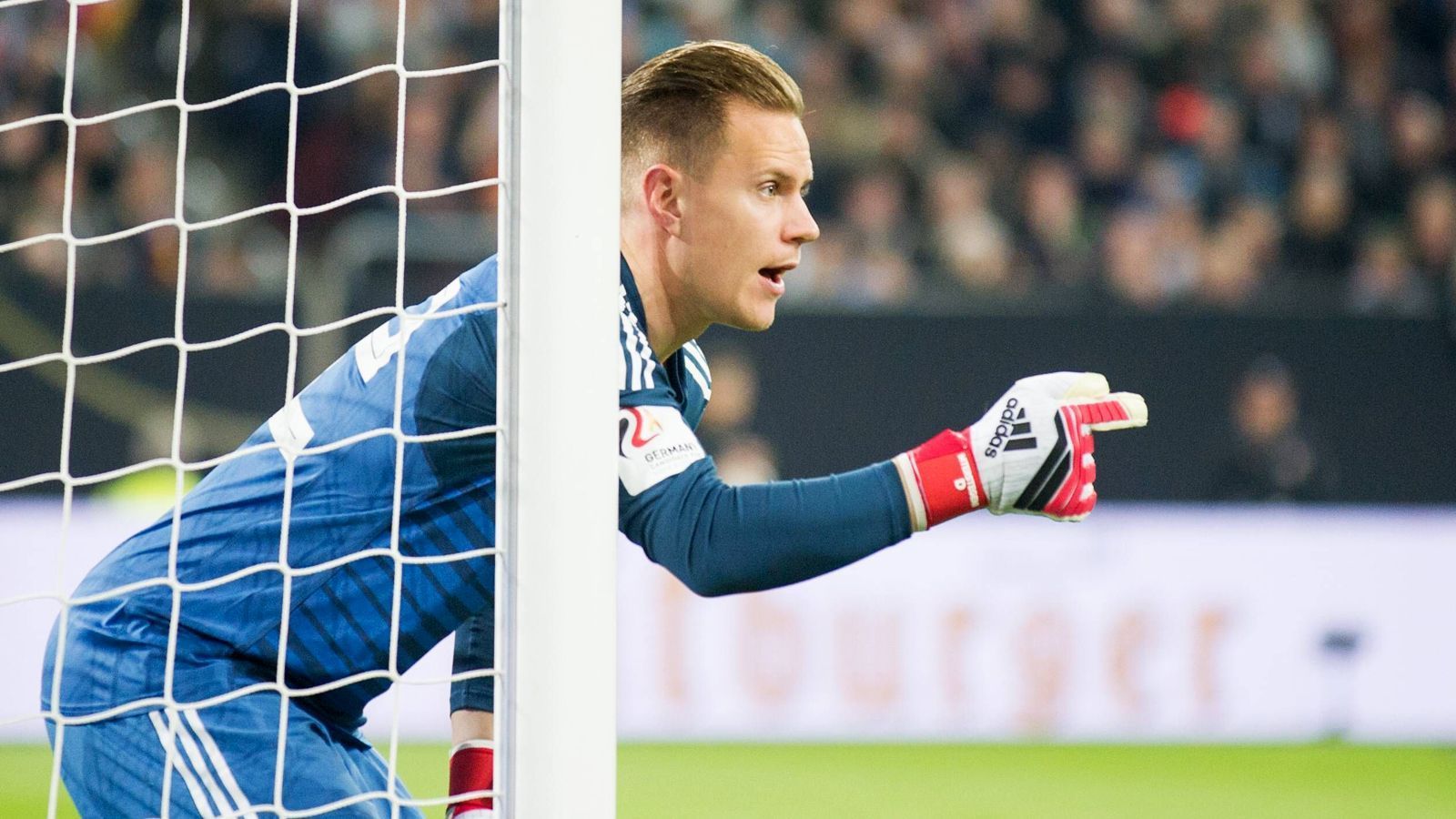 
                <strong>Marc-Andre ter Stegen</strong><br>
                Nummer 22: Marc-Andre ter Stegen (FC Barcelona), Tor, 26 Jahre, 20 Länderspiele, kein Tor
              