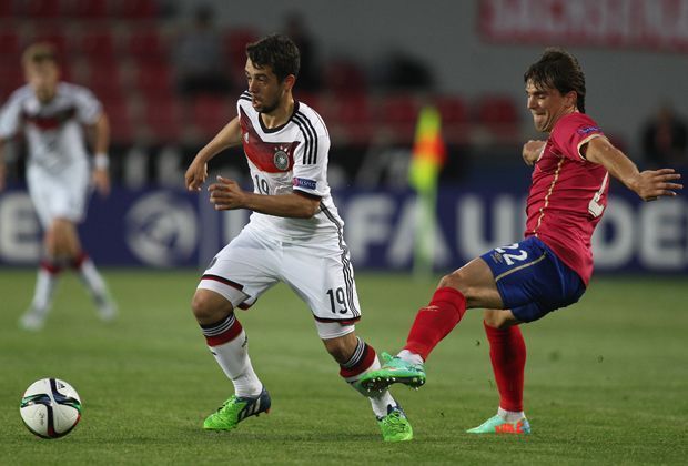 
                <strong>Amin Younes</strong><br>
                Gute Spielverlagerung vor dem Ausgleich zum 1:1, sorgt mit seinem Tempodribblings über die linke Seite vor allem in der ersten Halbzeit immer mal wieder für Gefahr. ran-Note: 3
              
