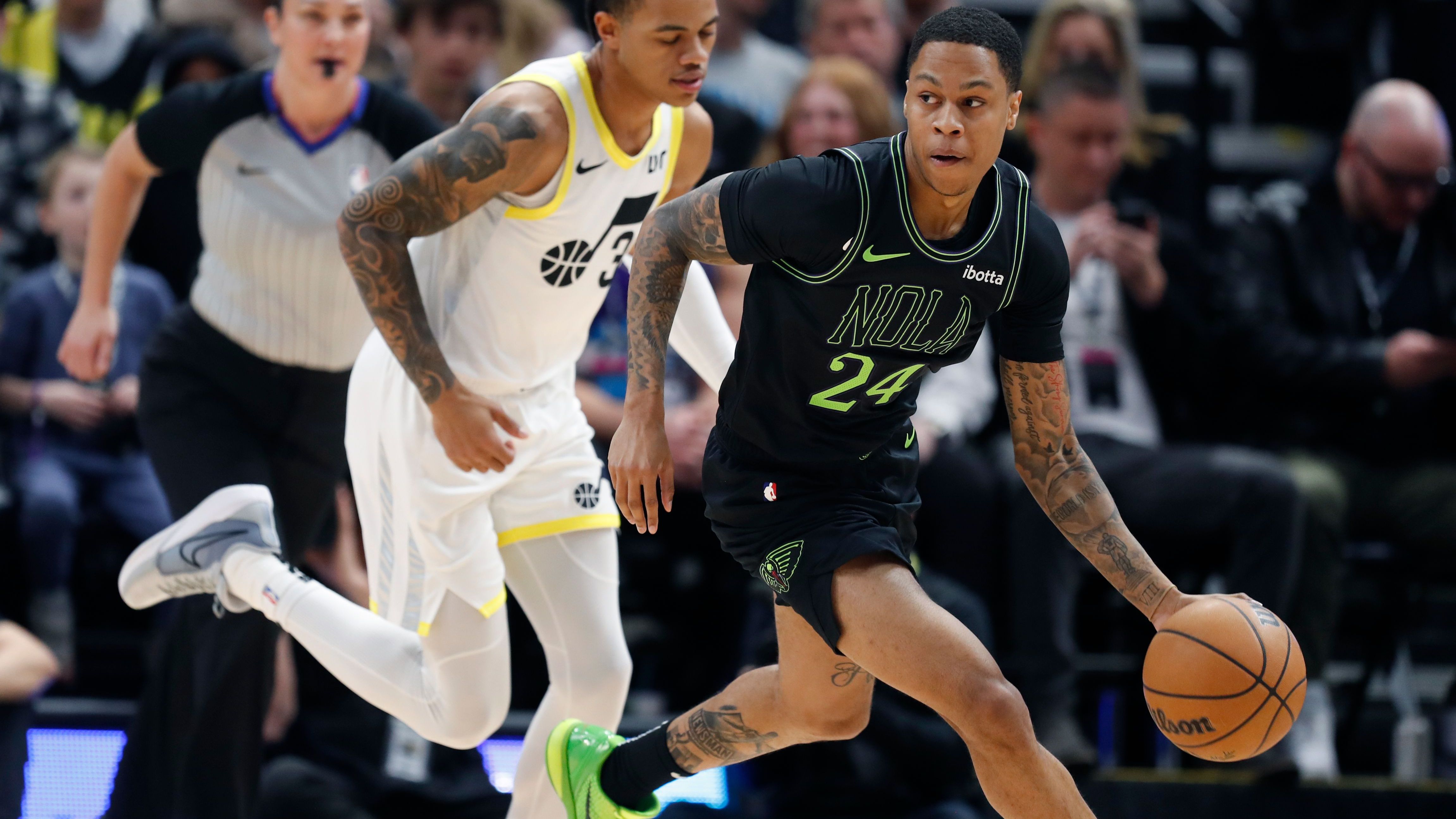 <strong>Jordan Hawkins (New Orleans Pelicans) - Team Jalen Rose</strong><br>Nicht einmal die New Orleans Pelicans hätten wohl gedacht, mit Jordan Hawkins einen der besseren Spieler des Jahrgangs erwischt zu haben. Am 13. Januar 2024 legte er mit 34 Punkten und sechs getroffenen Dreiern sein Career-High auf. Aktuell kommt er von der Bank, wenn alle Starter fit sind.