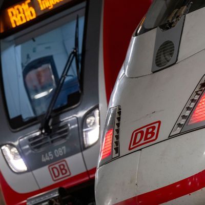 Die Lokführergewerkschaft GDL hat ihren mehrtägigen Streik im Personenverkehr der Deutschen Bahn vorzeitig beendet.