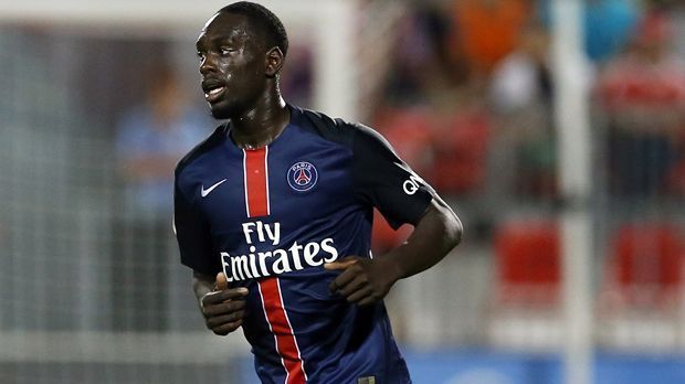 
                <strong>Paris Saint-Germain: Jean-Kevin Augustin</strong><br>
                Paris Saint-Germain: Jean-Kevin Augustin. Der Stürmer spielt seit dem 15. Lebensjahr für die U-Nationalmannschaften der Franzosen. Für PSG kam er am 7. August 2015 gegen OSC Lille zum ersten Mal zu einem Einsatz in der Ligue 1. Im Pokal feierte er dagegen schon in der vorherigen Saison sein Debüt.
              