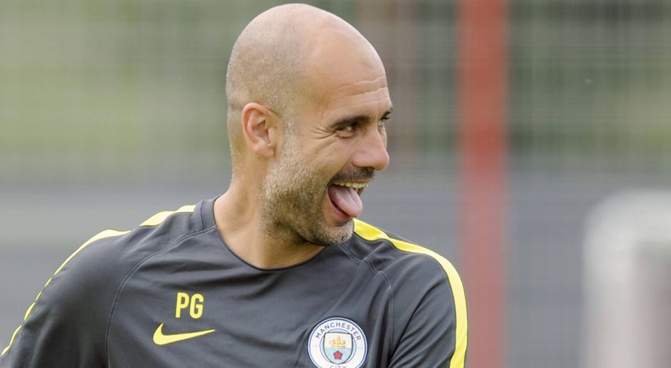 
                <strong>Pep Guardiola</strong><br>
                Pep Guardiola ist bisweilen ein echter Kontrollfreak und macht auch vor dem Liebesleben seiner Spieler nicht halt. Samir Nasri verriet in einer französischen TV-Sendung, Guardiola erlaube seinen Spielern "Sex nur vor Mitternacht, selbst wenn du am nächsten Tag frei hast, so dass du immer einen erholsamen Schlaf hast. Pep sagte uns, dass er so auch das Beste aus Messi und Lewandowski herausgeholt hat und dass sie dadurch weniger anfällig für muskuläre Verletzungen waren." Ob Nasri wegen des Sex-Verbots den Verein verlassen hat? Vielleicht lag es auch an einer anderen Maßnahme des City-Trainers ...
              