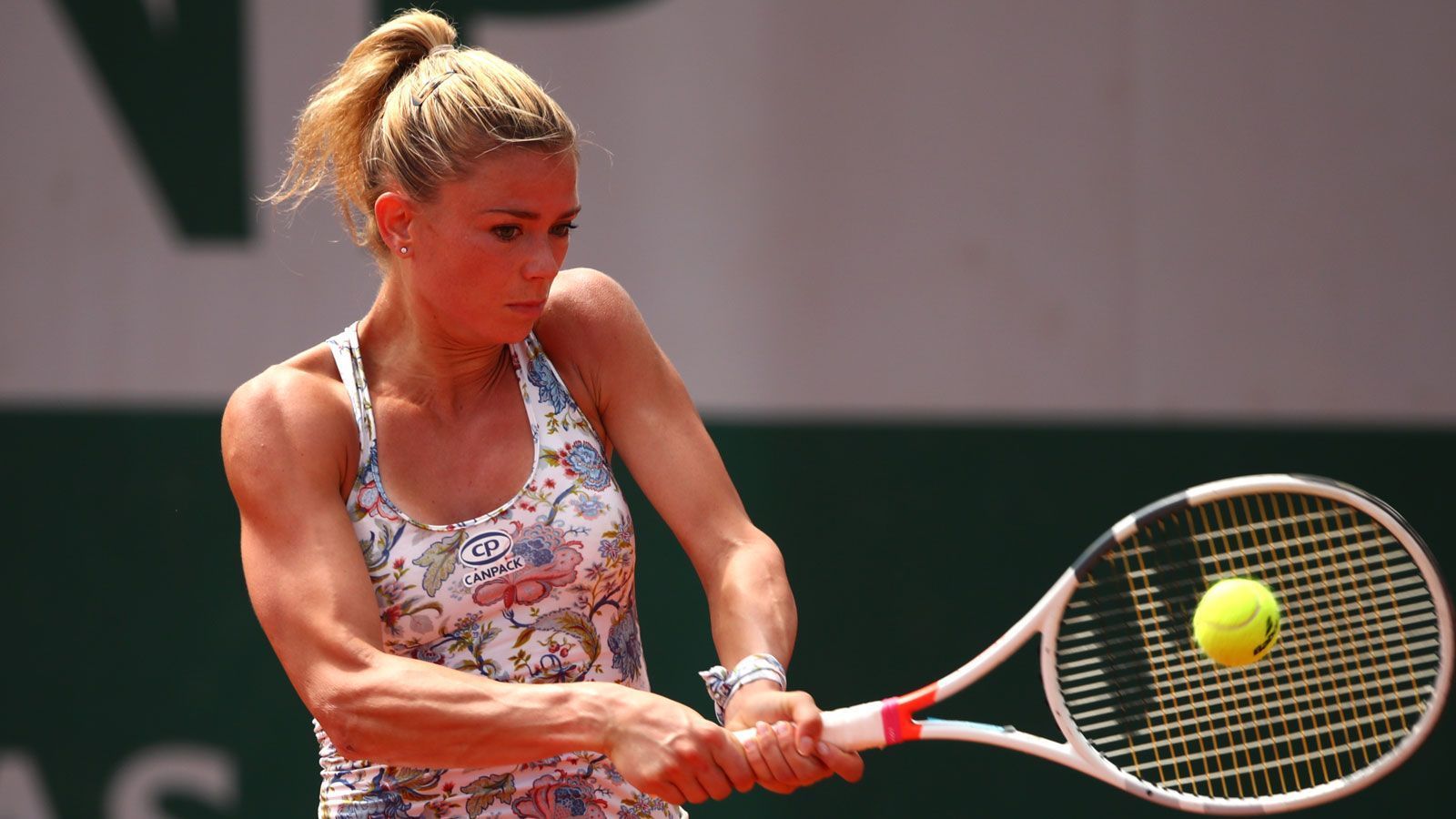 
                <strong>Camila Giorgi (Italien)</strong><br>
                Sie zählt zu den schönsten Spielerinnen auf der WTA-Tour. Doch nicht nur das. Wie die Muskeln schon erahnen lassen, schlagen nur wenige härter als die Italienerin. 
              