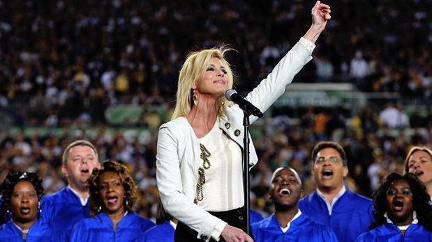 <strong>Faith Hill</strong><br>
                2000: Faith Hill beim Super Bowl zwischen den St. Louis Rams und den&nbsp;Tennessee Titans.