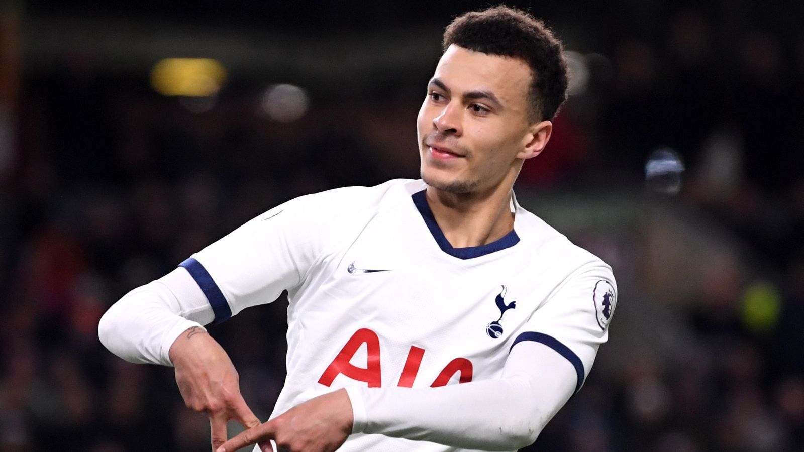 
                <strong>Dele Alli </strong><br>
                Tottenhams Mittelfeld-Talent Dele Alli streamt auf seinem Kanal "dele" NBA 2K, Fortnite, Call of Duty und vieles mehr. Auch Spurs-Kollege Harry Kane war schon zu Gast und bei einer Runde Fortnite dabei. 
              