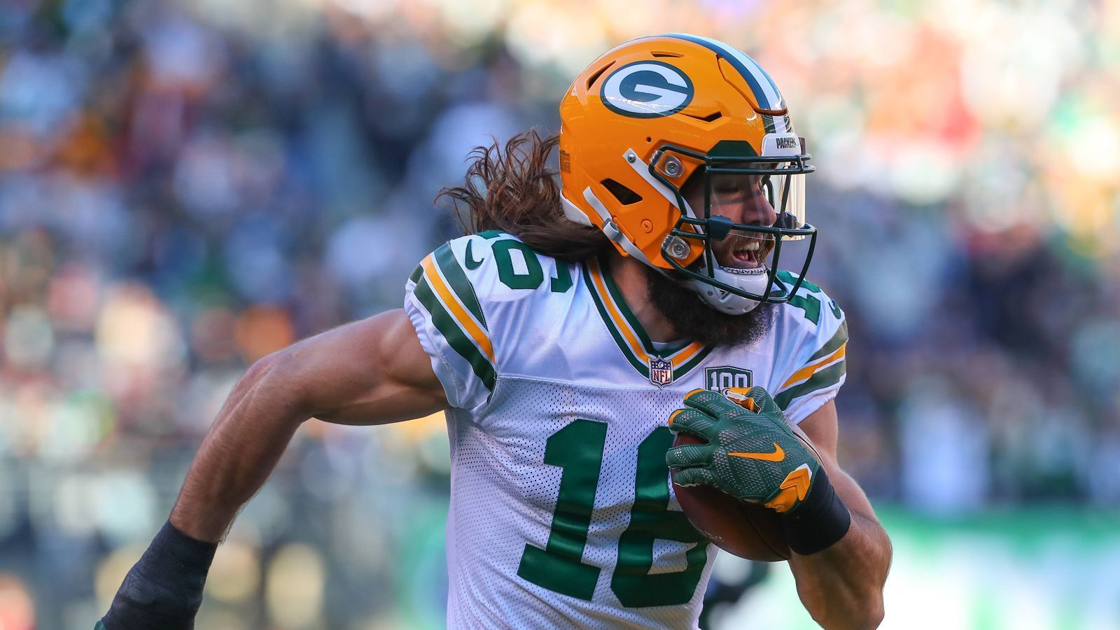 
                <strong>Jake Kumerow</strong><br>
                Eine Feel-Good-Story bei den Packers. Der Lokalmatador von der kleinen University of Wisconsin-Whitewater schaffte unerwartet den Sprung in den Kader. In zwei Spielzeiten gelangen dem 28-Jährigen 20 Catches für 322 Yards und zwei Touchdowns. Er läuft gute Routen und Rodgers vertraut ihm, die Top-Athletik fehlt allerdings. Für ihn könnte es eng werden. 
              