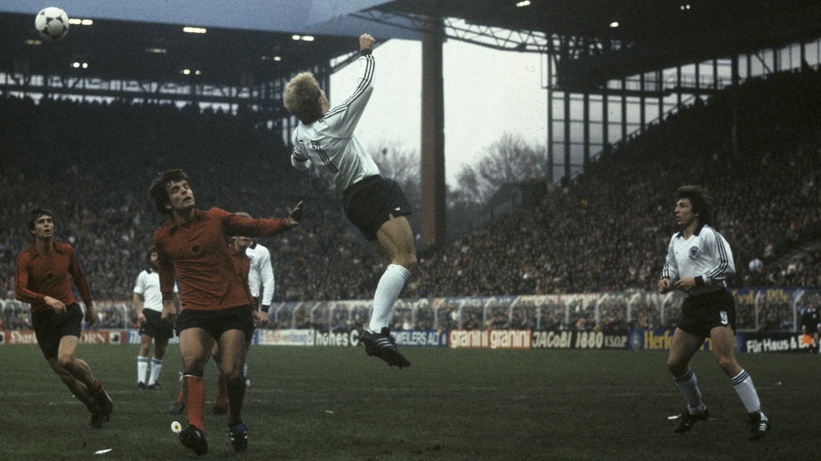 
                <strong>Deutschland Albanien 8:0</strong><br>
                Wann: 18. November 1981
              