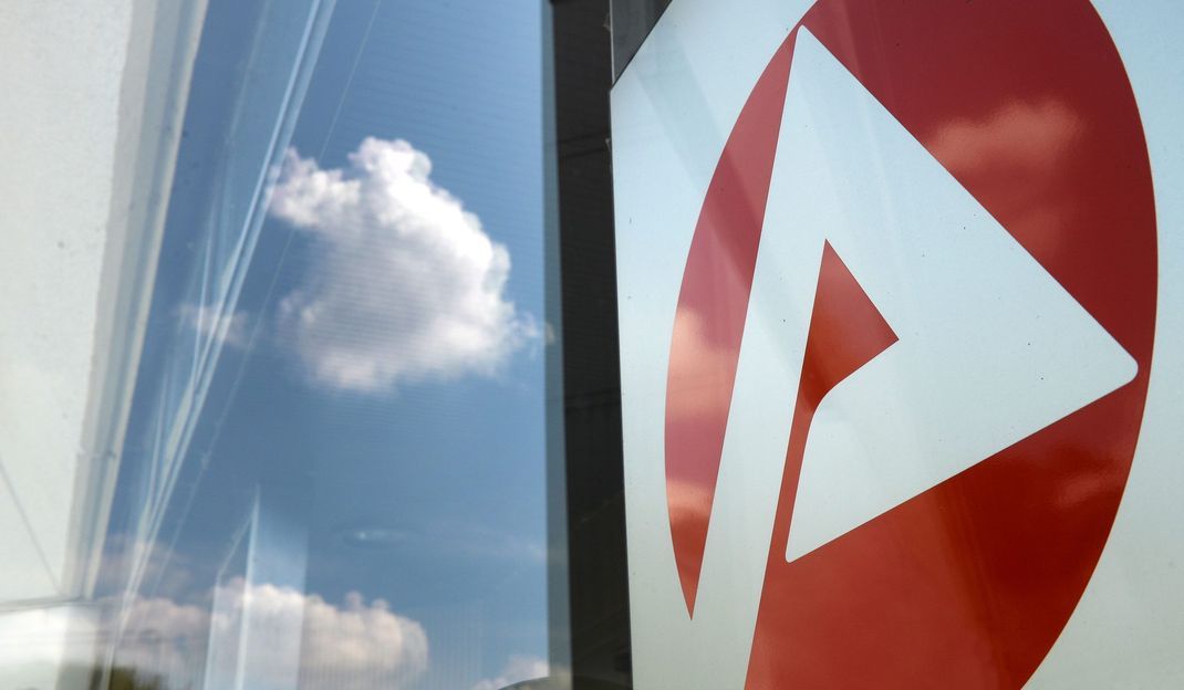 Article Image Media