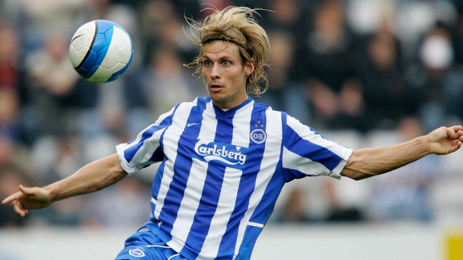 
                <strong>Mittelfeld: Tobias Grahn</strong><br>
                2006 schoss Tobias Grahn die Hertha mit Odense aus dem Europapokal. 2007 kam er auf Leihbasis von Tarragona in die Hauptstadt, um der neue Spielmacher zu werden. Soweit die Theorie. In der Praxis sah es ganz anders aus. Der Schwede saß meist auf der Bank oder musste für die Amateurmannschaft ran. Überflüssig zu erwähnen, dass Hertha von der Kaufoption nach der Saison keinen Gebrauch machte und Grahn wieder ziehen ließ.
              