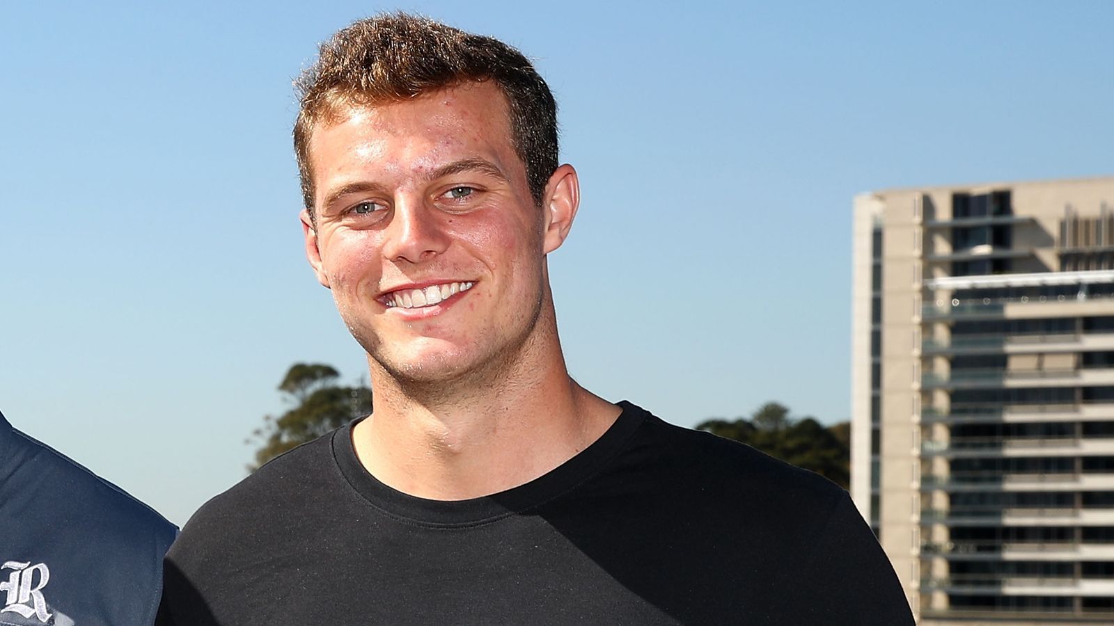 
                <strong>Punter: Jake Bailey (Stanford)</strong><br>
                Jake Bailey kam vergangene Saison auf ein Punting-Durchschnitt von 44,1 Yards. Er hat einen extrem starken Schuss. Die Flugdauer seiner Punts waren die besten im gesamten College-Football. Sein längster Punt: 84 Yards! Auch seine Kickoffs sind stark. Er kommt auf einen beeindruckenden Touchback-Prozentsatz von 82. Von der Veranlagung her ist er der vielleicht beste Punter im Draft, gilt daher als ein Kandidat für die 5. oder 6. Runde.
              
