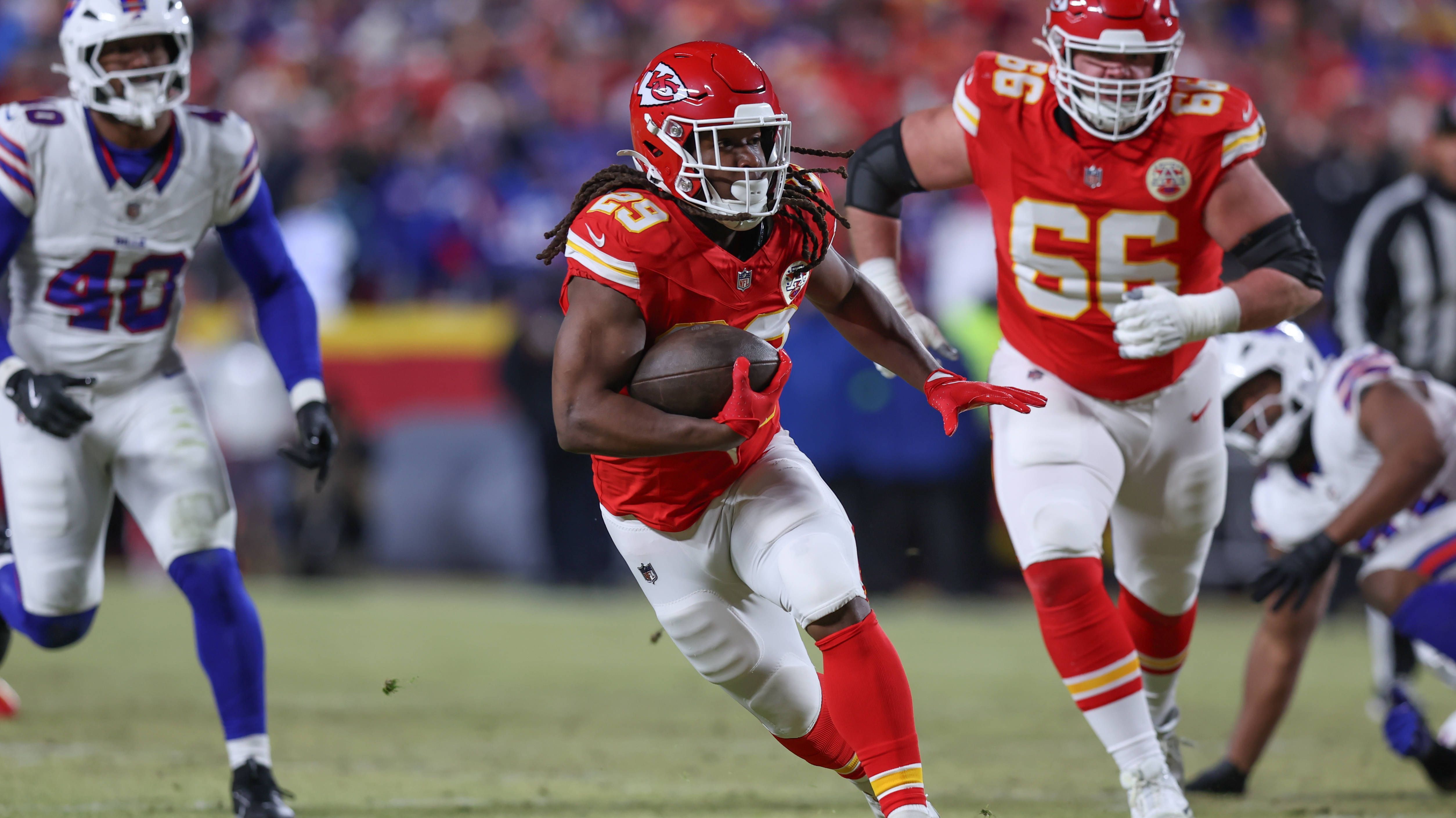 <strong>AFC Championship Game: Kansas City Chiefs</strong><br>Die Kansas City Chiefs stehen nach dem <a href="https://www.ran.de/sports/american-football/nfl/news/nfl-playoffs2025-kansas-city-chiefs-besiegen-buffalo-bills-mahomes-erlaeuft-zwei-touchdowns-490149">32:29-Sieg gegen die Buffalo Bills</a> im Super Bowl. Sie sind damit die erste Franchise der NFL-Geschichte, die in sechs aufeinanderfolgenden Spielzeiten fünfmal das Endspiel erreicht hat. Gegner am 9. Februar in New Orleans sind die Philadelphia Eagles.