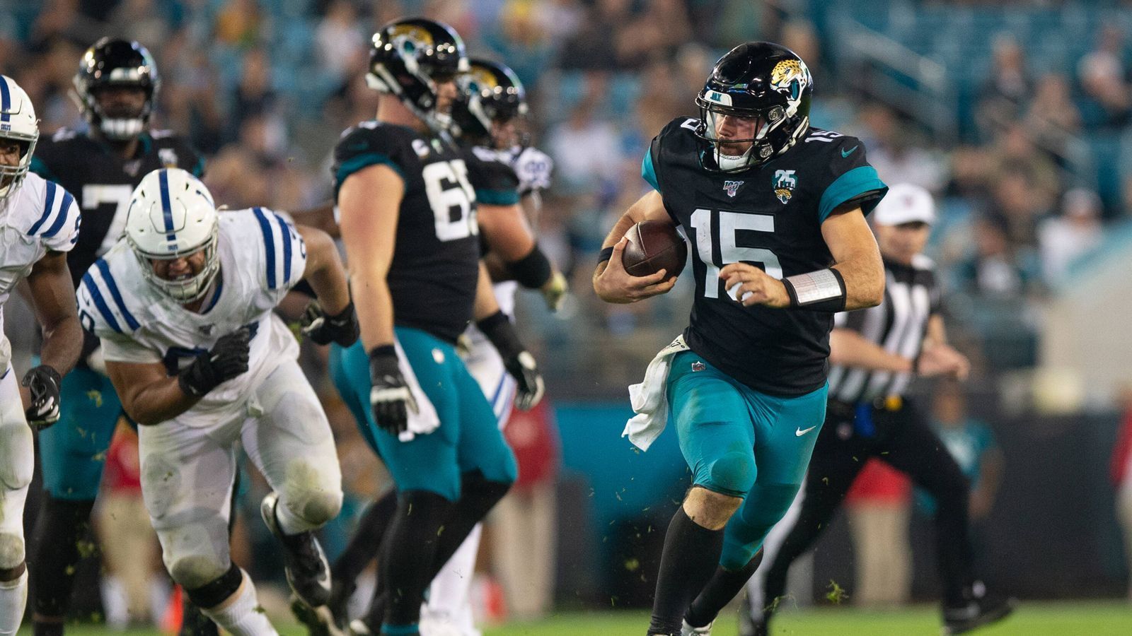 
                <strong>Indianapolis Colts at Jacksonville Jaguars</strong><br>
                Das junge Team der Jacksonville Jaguars bekommt es am ersten Spieltag mit den Indianapolis Colts zu tun, die in der Offseason fleißig investiert haben. Dennoch entscheidet sich der ranNFL-Kommentator für die Jaguars. "Minshew, my Man", nennt er den Grund seiner Wahl.
              