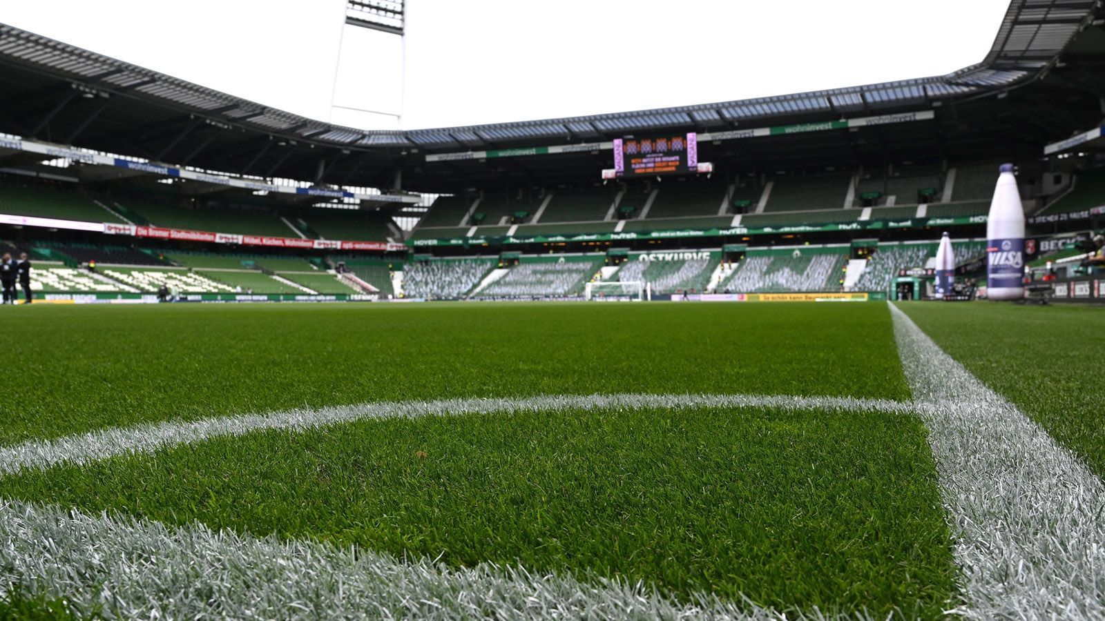 
                <strong>Wohninvest Weserstadion (Werder Bremen)</strong><br>
                der beste Name laut ChatGPT: "Grün-Weiße Wiese"
              