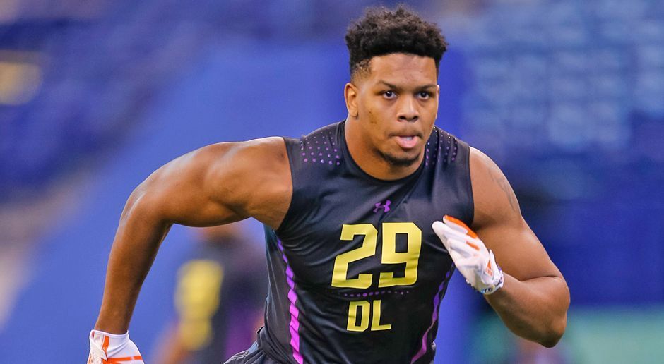 
                <strong>14. Pick - Green Bay Packers: DE Marcus Davenport</strong><br>
                Davenport ist ein echter Pass Rusher, einer der den Packers vergangene Saison gewaltig abging. Zwar gilt es auch die Secondary zu verbessern, doch Denzel Ward und Derwin James, die beide den Packers gut zu Gesicht gestanden hätten, sind schon weg.
              