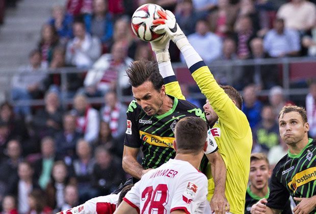 
                <strong>Der Unbezwingbare: Timo Horn</strong><br>
                Doch damit nicht genug: Horn hielt inklusive seiner Einsätze im DFB-Pokal und der U21 in dieser Saison sogar schon stolze 630 Minuten lang sein Tor sauber. Am Sonntag musste der FC-Keeper allerdings sein Können nur selten aufbieten. Die Gladbacher kamen nur selten vor seinen Kasten.
              