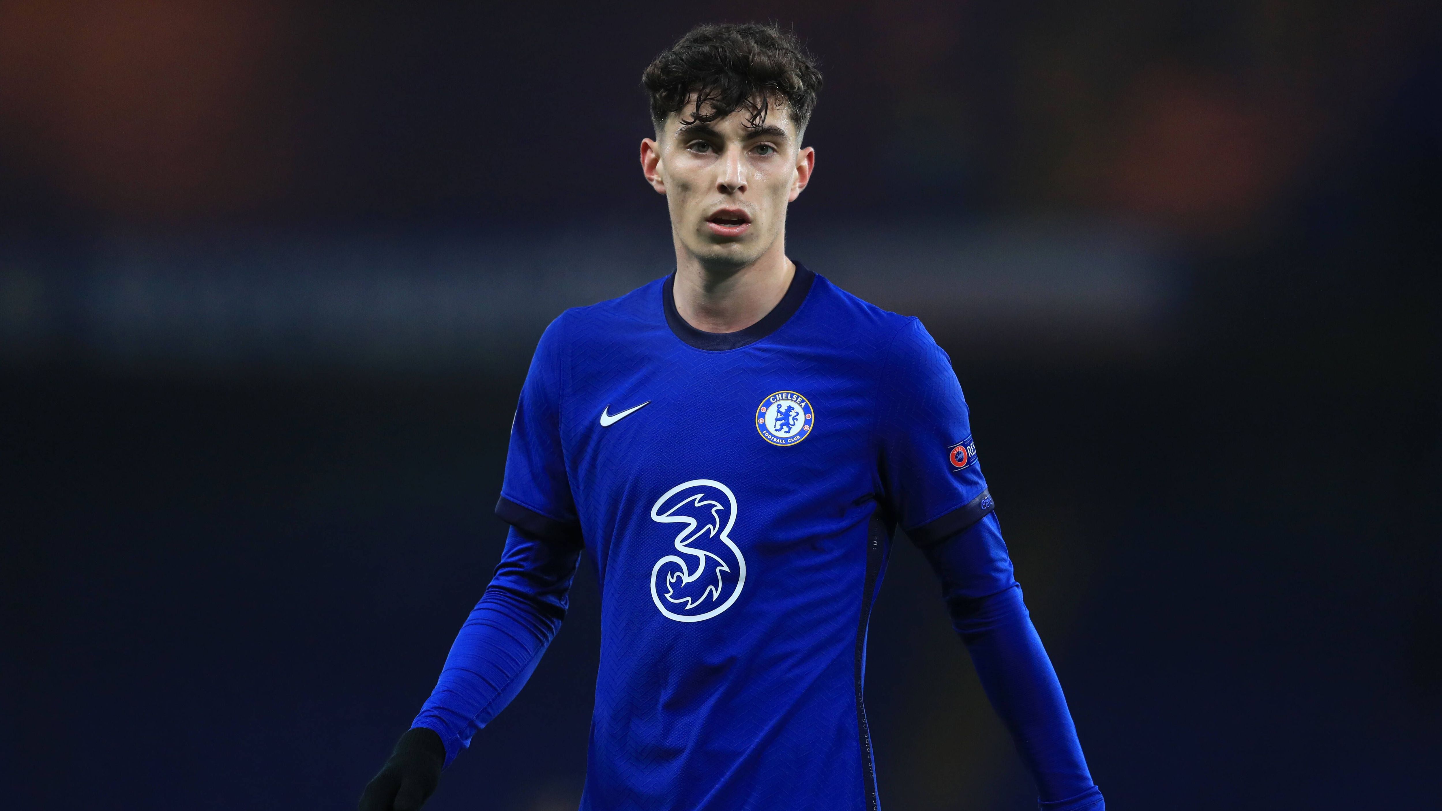 <strong>Platz 12: Kai Havertz (von Bayer Leverkusen zum FC Chelsea)</strong><br>Zur Saison 2020/21 wechselte der Deutsche von Bayer Leverkusen zu den Blues. Die Sockelablöse von 80 Millionen plus weitere Bonuszahlungen ließen die Ablösesumme auf insgesamt 100 Millionen Euro anwachsen. Havertz gewann mit Chelsea die Champions League, im Sommer 2023 wechselte er schließlich zum FC Arsenal.