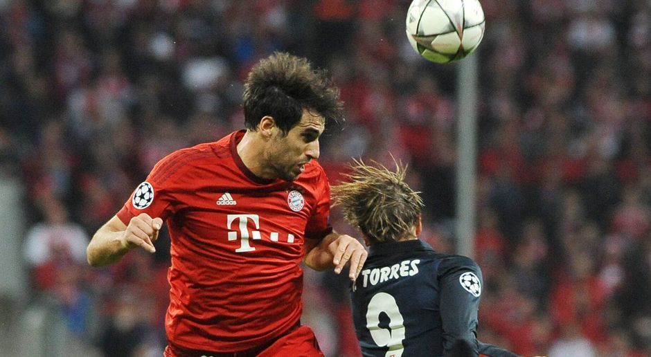 
                <strong>Javi Martinez</strong><br>
                Javi Martinez: Der Spanier musste abermals als Innenverteidiger ran und erledigte seine Aufgaben vor allem in der ersten Halbzeit unaufgeregt, hatte die Atletico-Stürmer  Fernando Torres und Antoine Griezmann komplett im Griff und holte in der 34. Minute soagr einen Elfmeter raus - doch dann kam die 54. Minute und Martinez ließ sich gemeinsam mit David Alaba durch einen Torres-Pass übertölpeln, der Griezmann auf die Reise zum 1:1 schickte. Und in der 84. foulte er Fernando Torres - zwar außerhalb des Strafraums - aber: Elfmeter für Atletico, den Neuer dann entschärfte. ran-Note: 4.
              