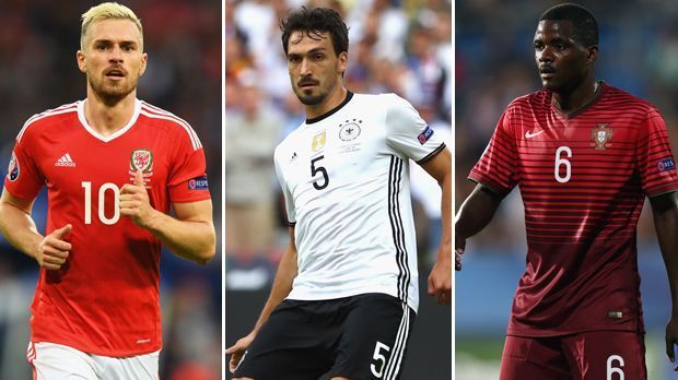 
                <strong>Diese Stars sind für das EM-Halbfinale gesperrt</strong><br>
                Ist das bitter! Mats Hummels sieht gegen Italien eine unberechtigte Gelbe Karte und ist damit im Halbfinale gesperrt. ran.de zeigt, wer sonst noch in der Runde der letzten Vier gelbgesperrt zuschauen muss.
              