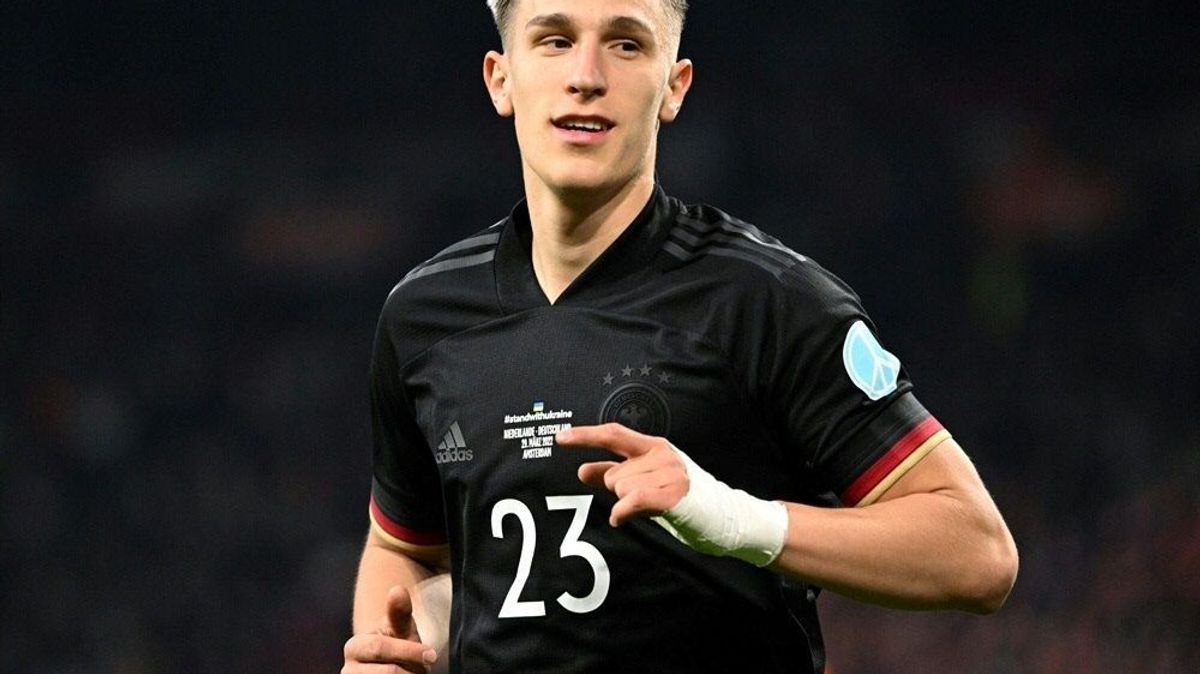 Nationalspieler Schlotterbeck unterschreibt beim BVB