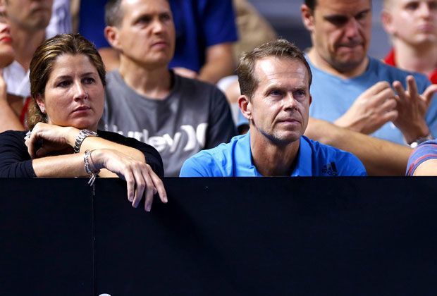 
                <strong>Stefan Edberg formt den "FedExpress" </strong><br>
                Neben Federers Frau Mirka findet sich Edberg natürlich auch in der Box zur moralischen Unterstützung wieder.
              