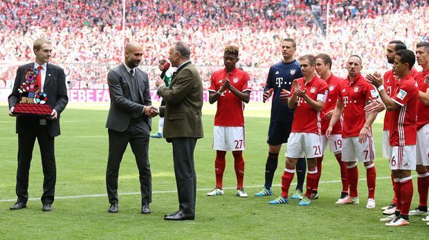 
                <strong>Pep Guardiola</strong><br>
                Pep Guardiola: Der Katalane wurde vor dem Spiel gegen Hannover 96 verabschiedet. Es ist der letzte Auftritt als Bayern-Trainer in der Allianz Arena.
              
