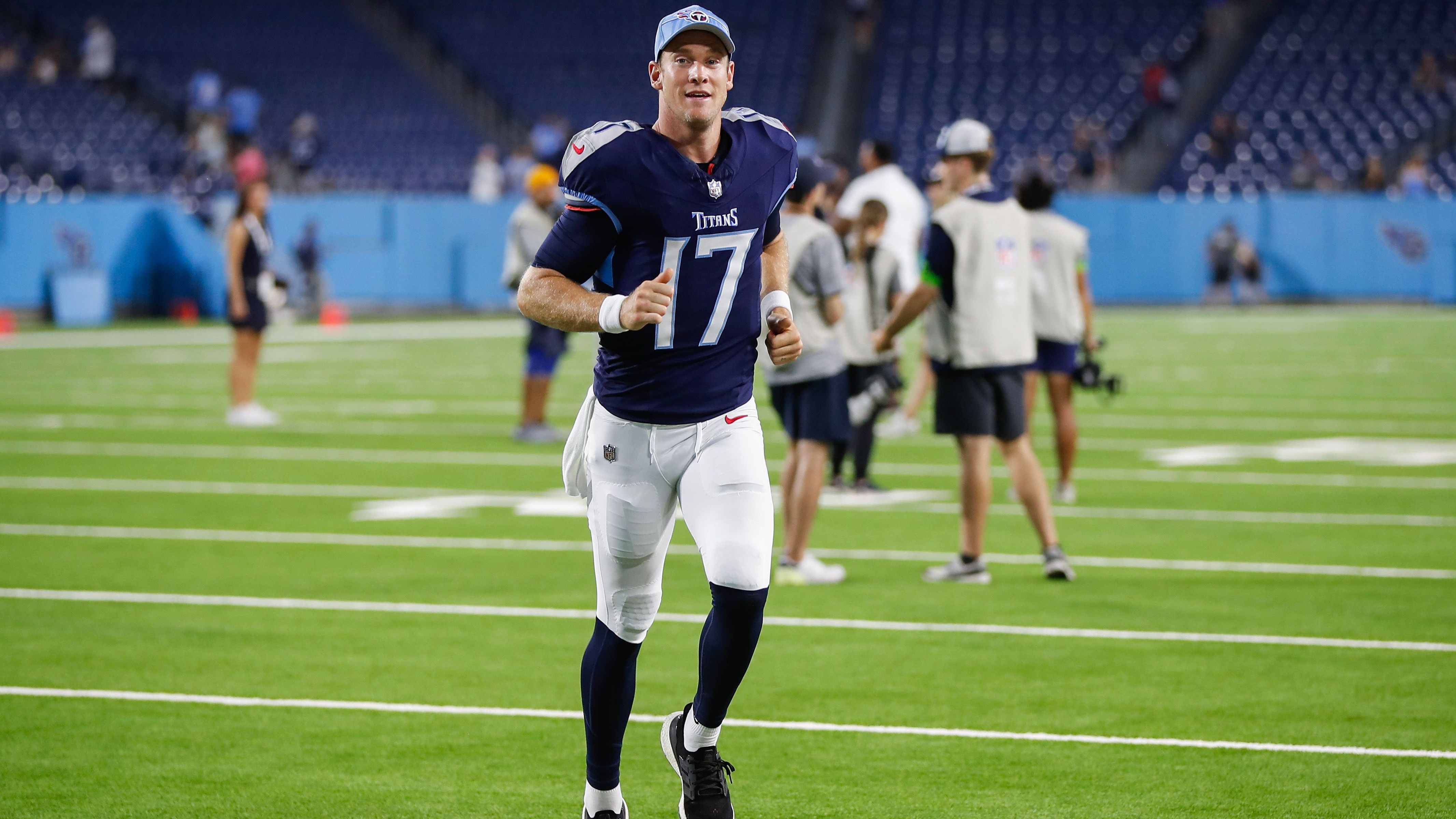 <strong>Ryan Tannehill (Tennessee Titans)</strong><br>Nach einer erfolglosen Zeit mit den Miami Dolphins wechselte Tannehill&nbsp; 2019 zu den Tennessee Titans, wo er den Starting Job von Marcus Mariota übernahm. Dementsprechend geht Tannehill in sein fünftes Jahr bei den Titans. Dort bekommt er Druck von Will Levis und Malik Willis.