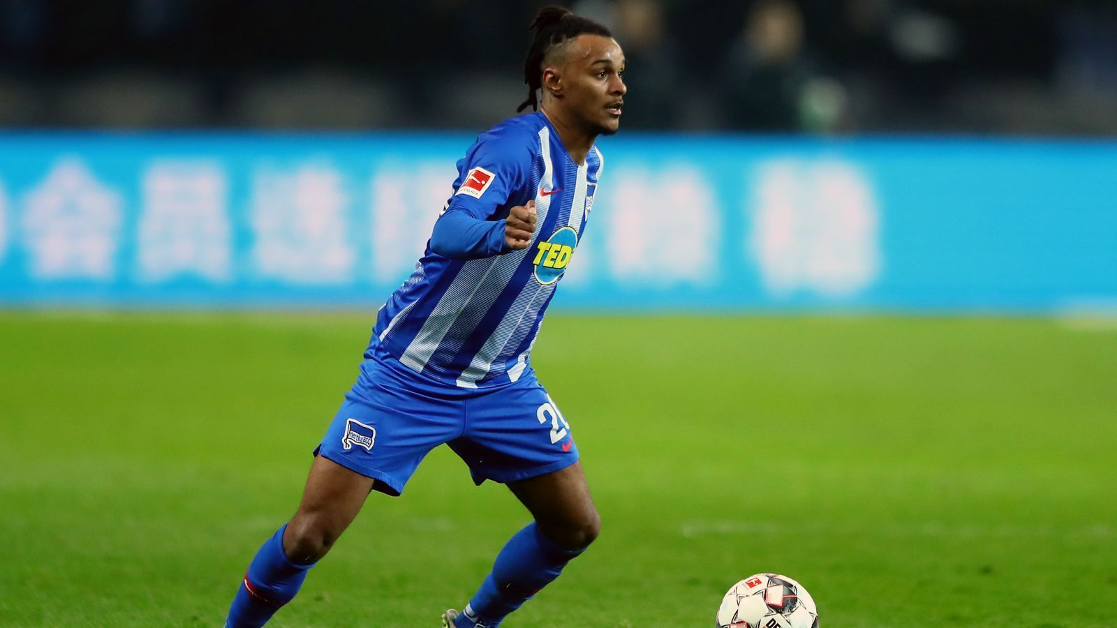 
                <strong>Hertha BSC</strong><br>
                Valentino Lazaro (23 Jahre, Abwehr/Mittelfeld)Transferwert: 17 Millionen EuroVertrag bis: 2021
              