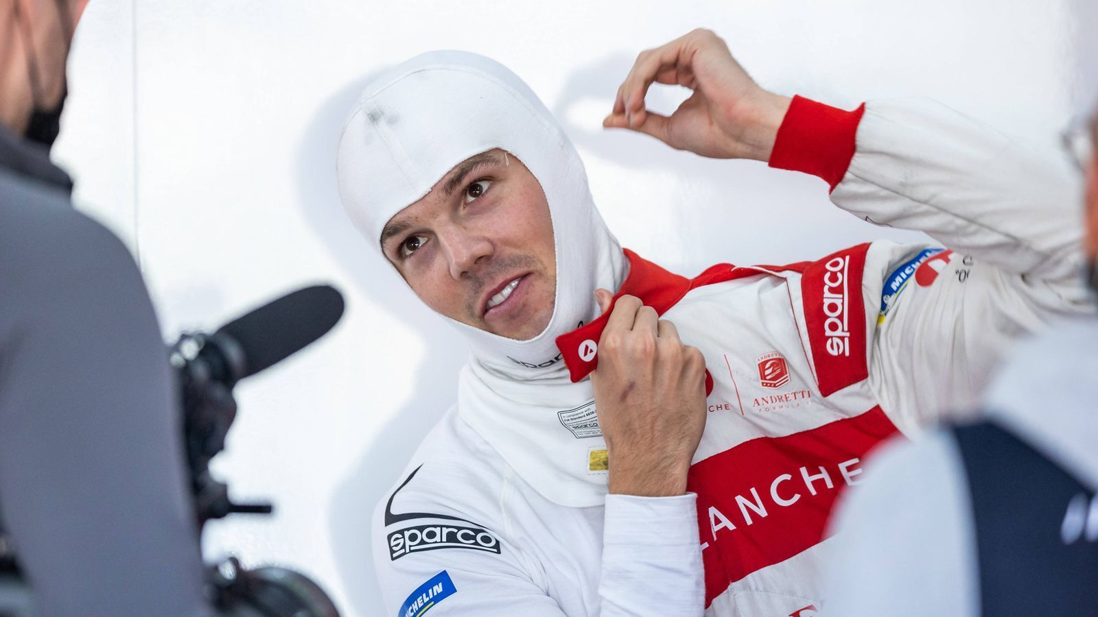 
                <strong>Platz 19: Oliver Askew (Avalanche Andretti Formula E)</strong><br>
                Follower: 18.100
              