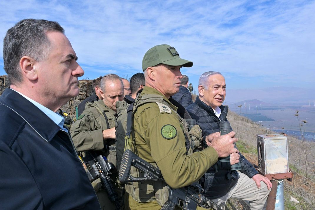 Israel Katz (links) spricht von einem "Tornado" über Teheran.