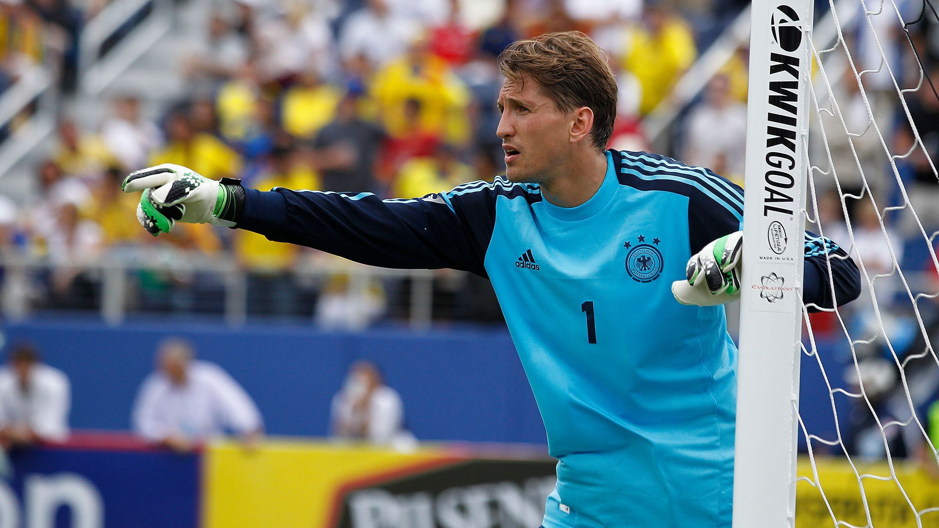 <strong>Tor: Rene Adler</strong><br><strong>Damaliger Verein:</strong> Hamburger SV<br><strong>Aktueller Verein:</strong> Karriere beendet<br><strong>Länderspiele/-tore:</strong> 12/0