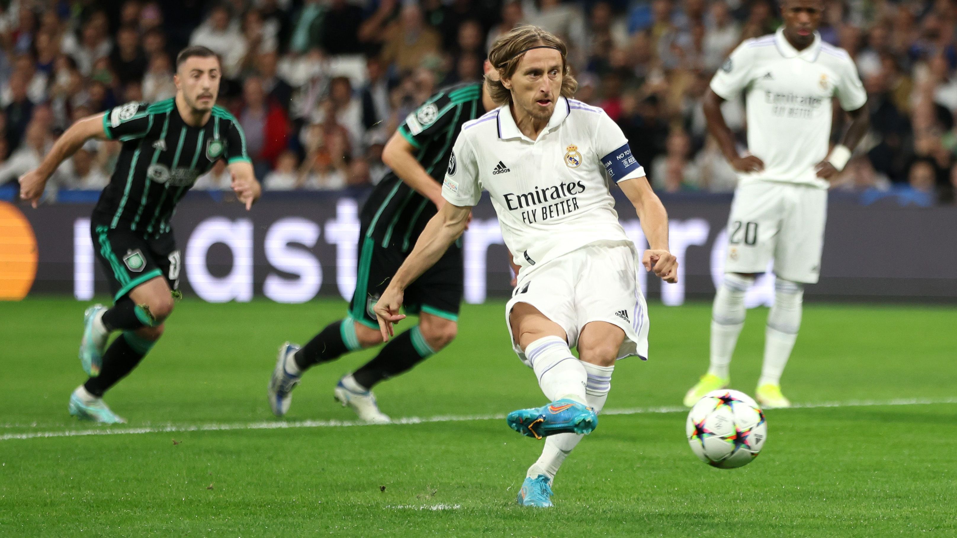 <strong>Platz 7: Luka Modric (Real Madrid)</strong><br><strong>Alter zum Zeitpunkt des Tores:</strong> 37 Jahre, ein Monat, 24 Tage<br><strong>Begegnung:</strong> Real Madrid - Celtic Glasgow 5:1 (2. November 2022)