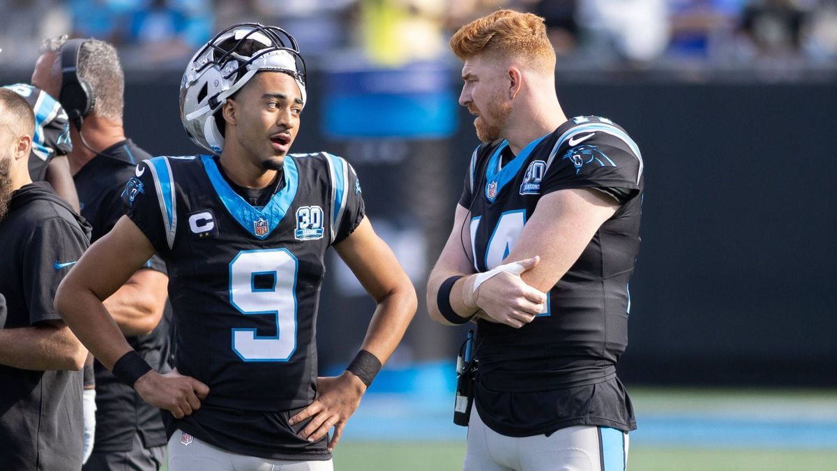 November 3, 2024: Carolina Panthers quarterback Bryce Young (9) talks to quarterback Andy Dalton (14) in Charlotte, NC. CSM Charlotte United States of America - ZUMAc04_ 20241103_zma_c04_264 Copyri...