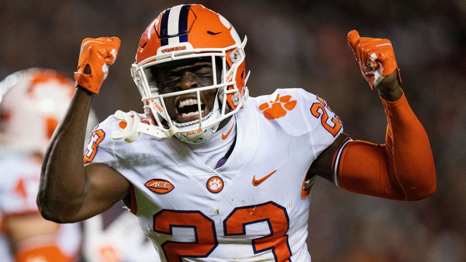 
                <strong>21. Pick: New England Patriots -  Andrew Booth Jr. (Clemson), CB</strong><br>
                No Gilmore, no Jackson - no Problem: Bill macht aus Booth den nächsten Star. Auch wenn Hamilton, Olave und Wyatt - sollten sie noch da sein - Gedankenspiele wert sind.Die Draft Needs der Patriots: CB, OL, LB 
              