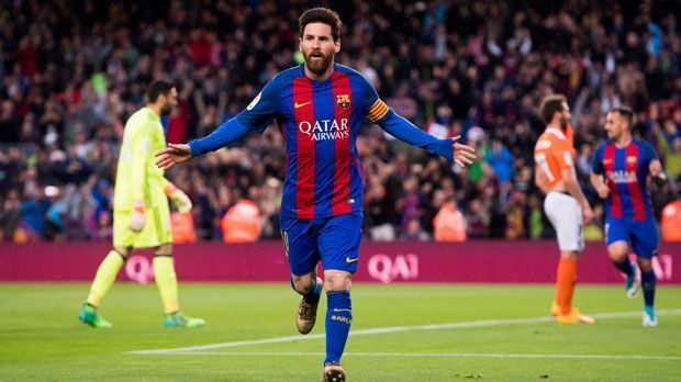 
                <strong>Lionel Messi</strong><br>
                Der sechsjährige Lionel Messi wird gerade eingeschult.
              