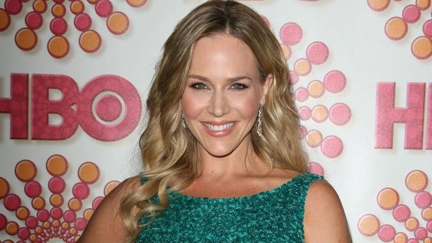 Julie Benz Image